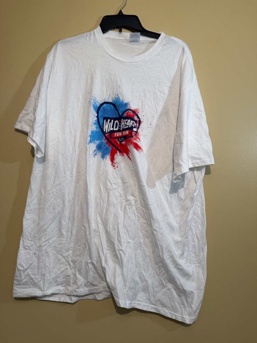 Wild Hearts Fun Run Graphic Tee - White with Blue & Red Heart